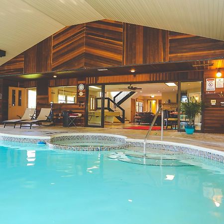 The Lodge At Beaver Lake Bed And Breakfast Rogers Exteriör bild