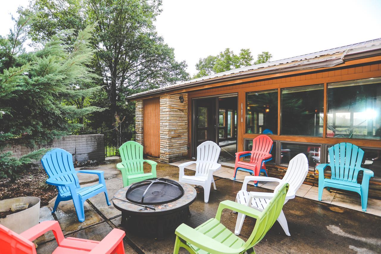 The Lodge At Beaver Lake Bed And Breakfast Rogers Exteriör bild