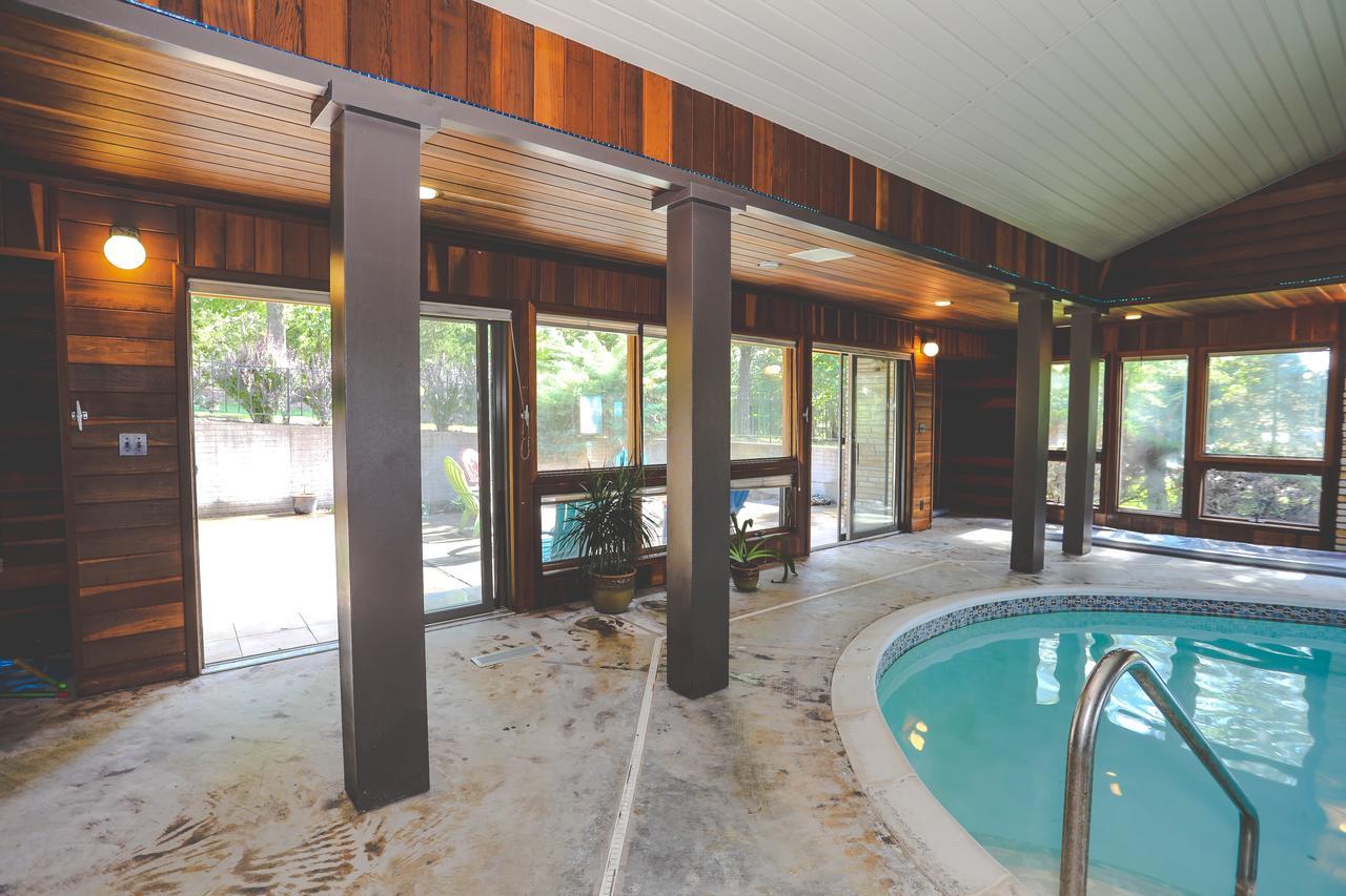 The Lodge At Beaver Lake Bed And Breakfast Rogers Exteriör bild